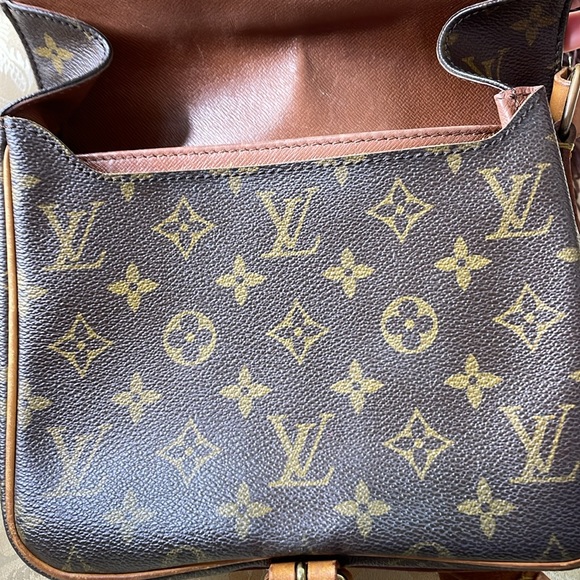 Louis Vuitton 1984 Cartouchiere Cross Body MM Code 8902 SL - Picture 3 of 14